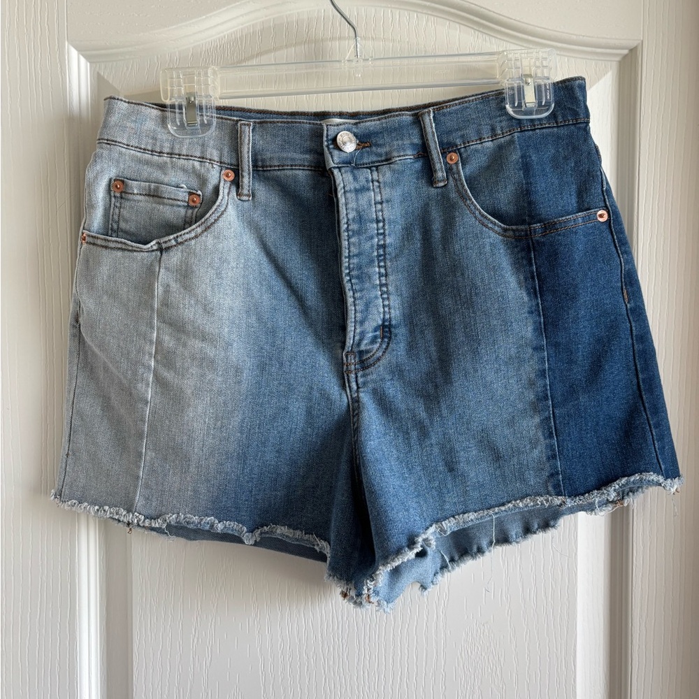 Jessica Simpson Gradient Ombré Jean Shorts with freyed Hem